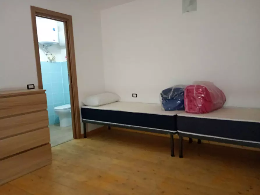 Immagine 7 di Appartamento in affitto  in via settembrini a Napoli