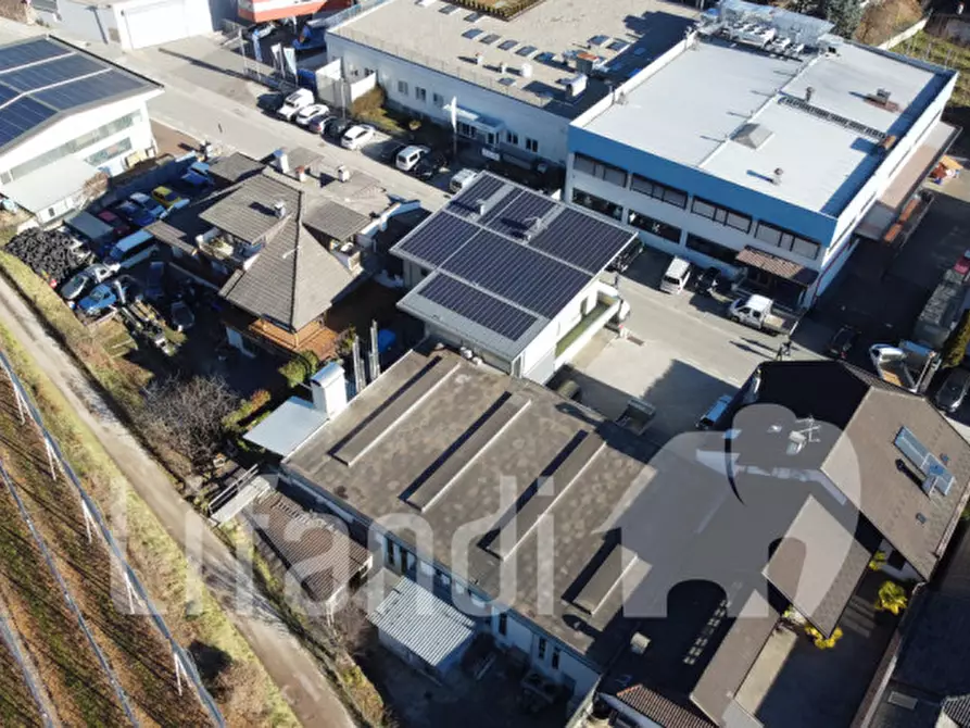 Immagine 3 di Appartamento in vendita  in Zona artigianale a Caldaro Sulla Strada Del Vino .Kaltern An De.