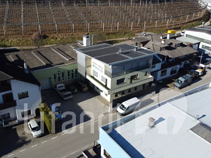 Immagine 2 di Magazzino in vendita  in Zona artigianale a Caldaro Sulla Strada Del Vino .Kaltern An De.