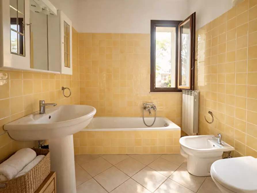 Immagine 6 di Appartamento in vendita  in Viale Giacomo Leopardi a Senigallia