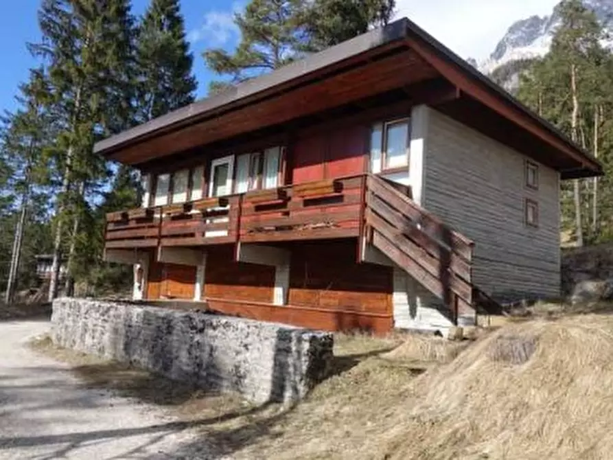 Immagine 1 di Casa indipendente in vendita  in Via Metanopoli Ravenna, 316 a Borca Di Cadore