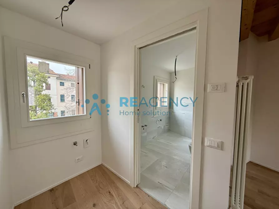 Immagine 10 di Appartamento in vendita  in Contra' della Fossetta, 7 a Vicenza