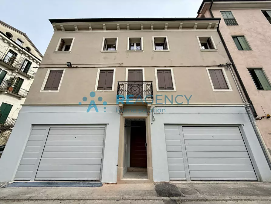 Immagine 22 di Appartamento in vendita  in Contra' della Fossetta, 7 a Vicenza