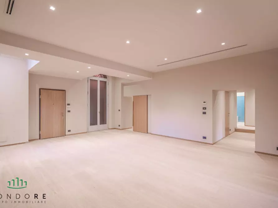 Immagine 5 di Appartamento in vendita  in via Pescherie Vecchie a Bologna