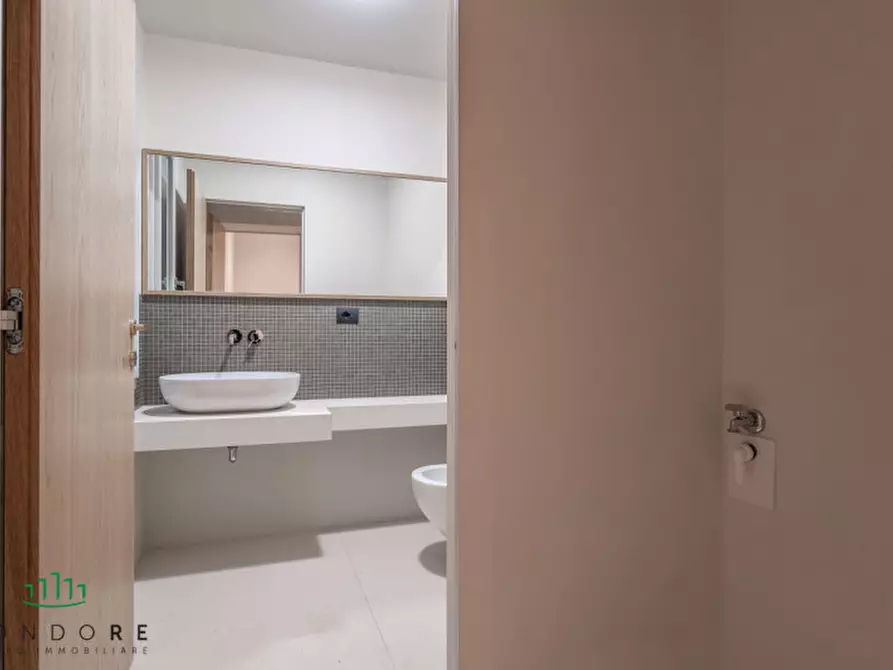 Immagine 23 di Appartamento in vendita  in via Pescherie Vecchie a Bologna