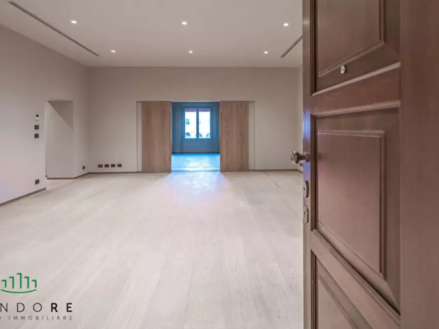 Immagine 39 di Appartamento in vendita  in via Pescherie Vecchie a Bologna