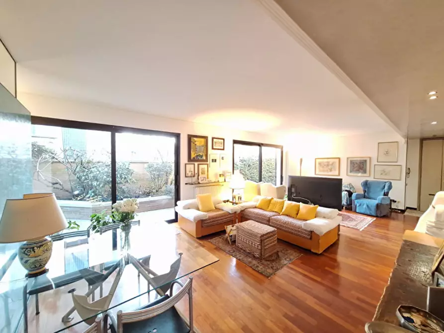 Immagine 1 di Appartamento in vendita  in Viale Tre Martiri a Rovigo