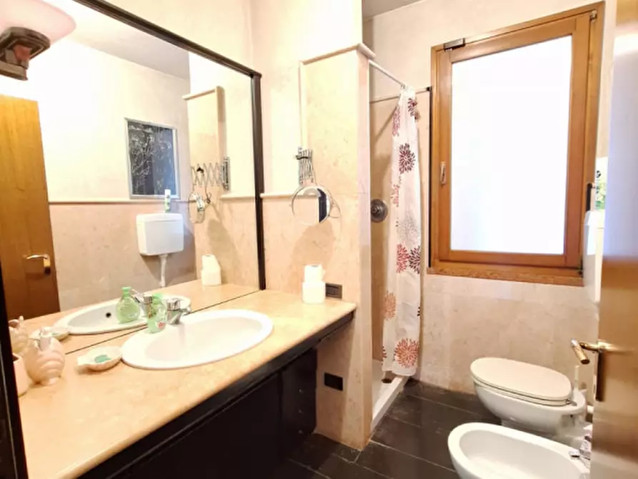 Immagine 31 di Appartamento in vendita  in Viale Tre Martiri a Rovigo