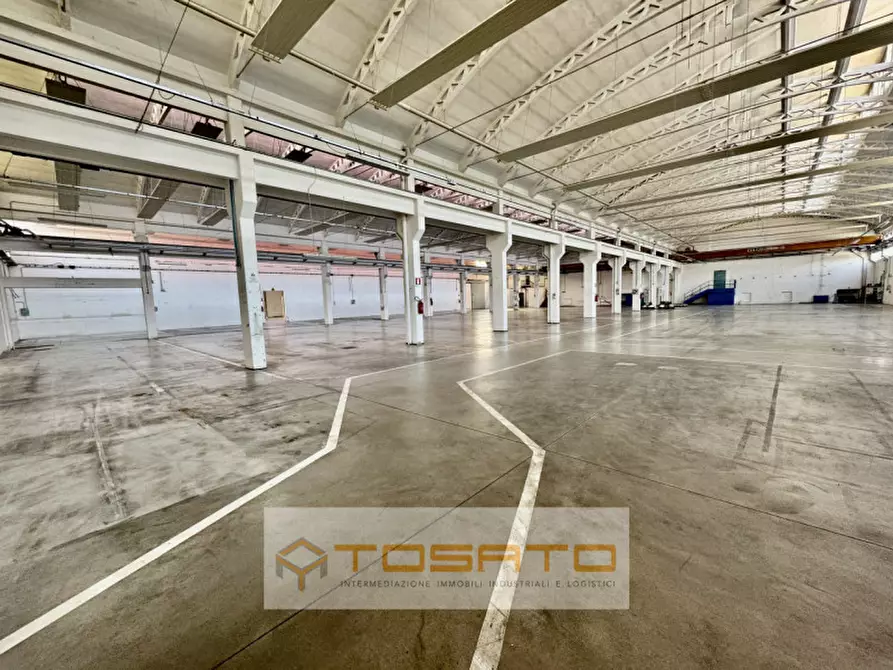 Immagine 8 di Capannone industriale in affitto  a Verona