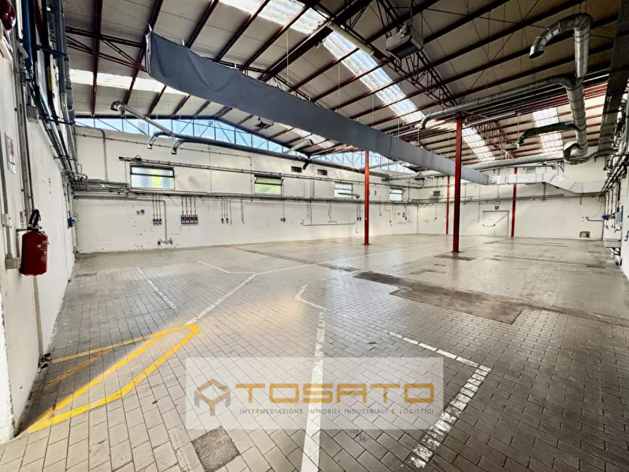 Immagine 11 di Capannone industriale in affitto  a Verona