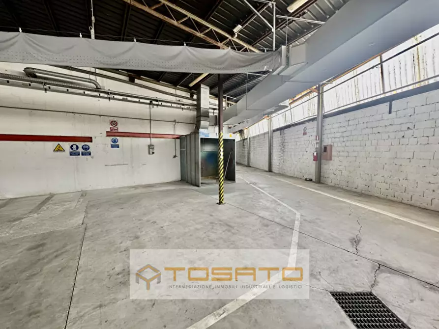 Immagine 16 di Capannone industriale in affitto  a Verona