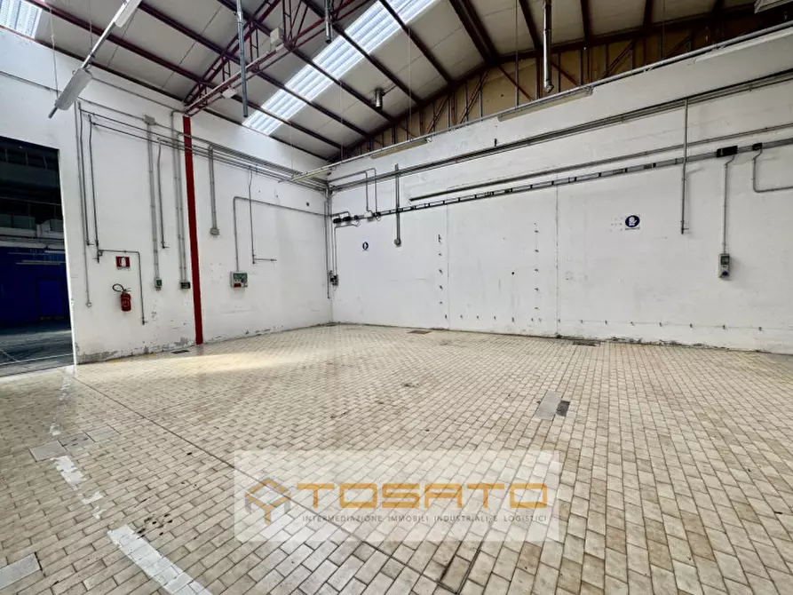 Immagine 18 di Capannone industriale in affitto  a Verona