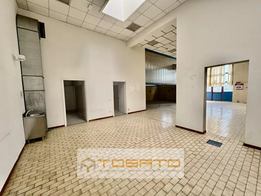 Immagine 20 di Capannone industriale in affitto  a Verona