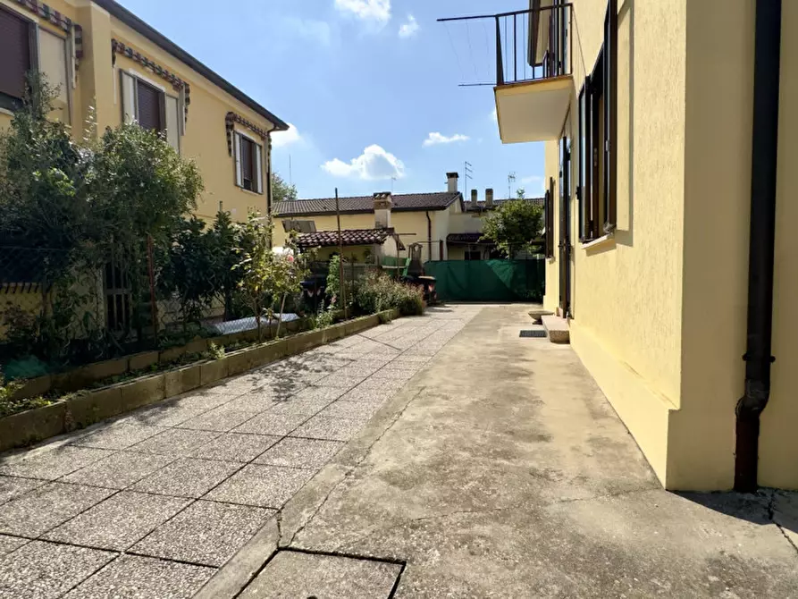 Immagine 2 di Casa indipendente in vendita  in Via Girolamo Fracastoro a Padova
