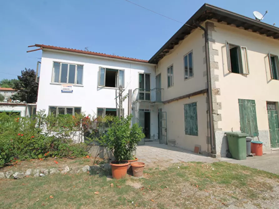 Immagine 3 di Casa bifamiliare in vendita  in Via Camillo Benso Conte di Cavour a Cinto Euganeo