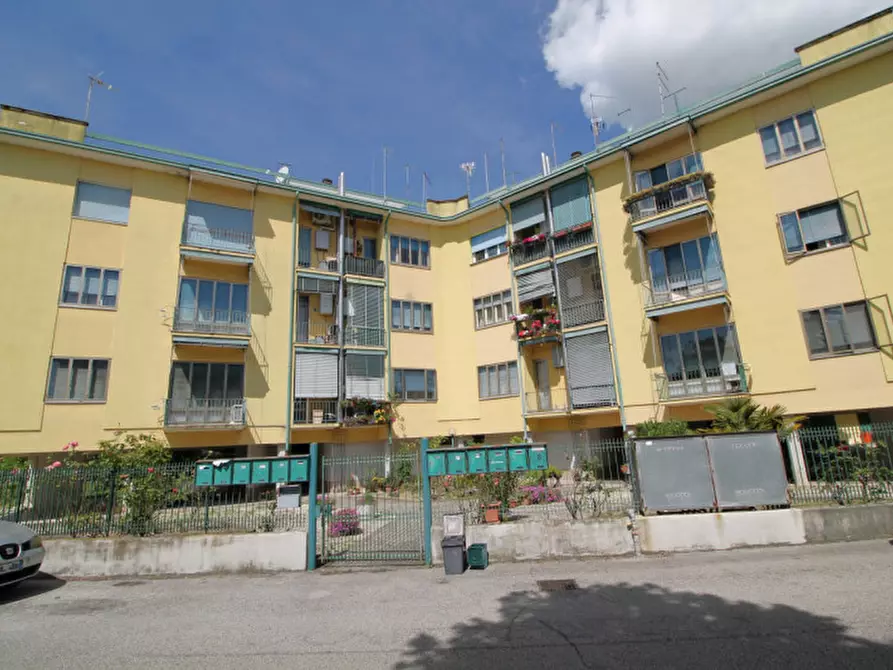 Immagine 1 di Appartamento in vendita  in Via Dante Alighieri a Battaglia Terme