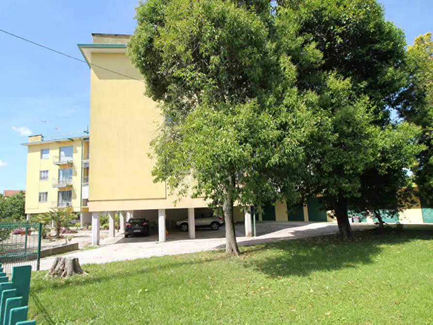 Immagine 5 di Appartamento in vendita  in Via Dante Alighieri a Battaglia Terme