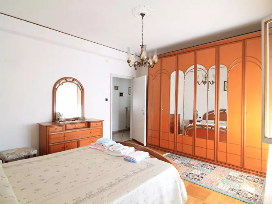 Immagine 33 di Appartamento in vendita  in Via Dante Alighieri a Battaglia Terme