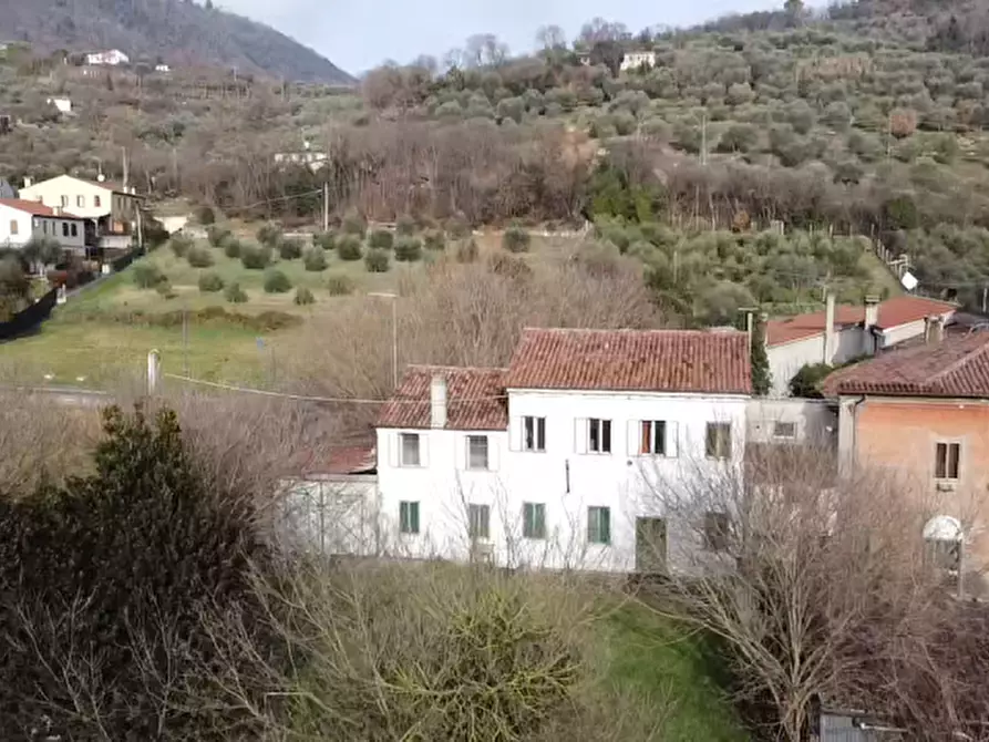 Immagine 3 di Casa bifamiliare in vendita  in Via Costa a Arqua' Petrarca