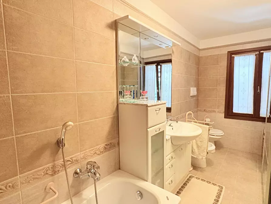 Immagine 25 di Casa indipendente in vendita  in Via Pascoli a Galzignano Terme