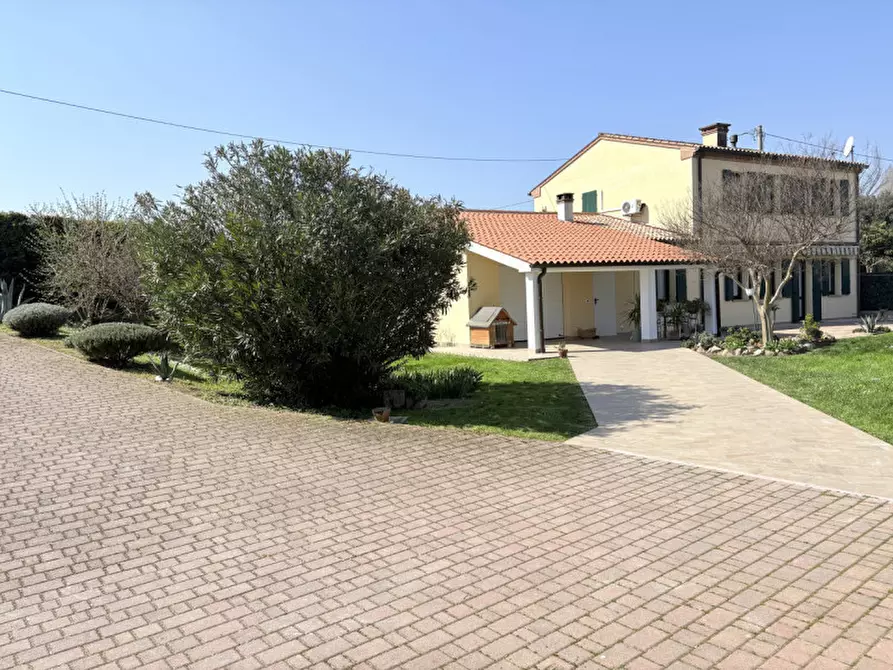 Immagine 4 di Casa indipendente in vendita  in Via Maggiore a Battaglia Terme