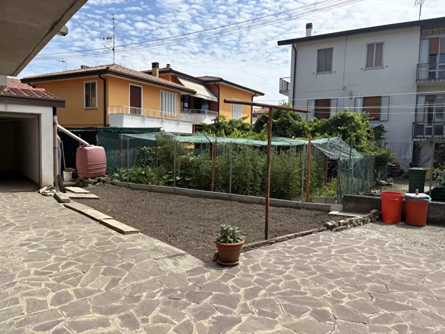 Immagine 7 di Appartamento in vendita  in Via Francesco Petrarca a Battaglia Terme