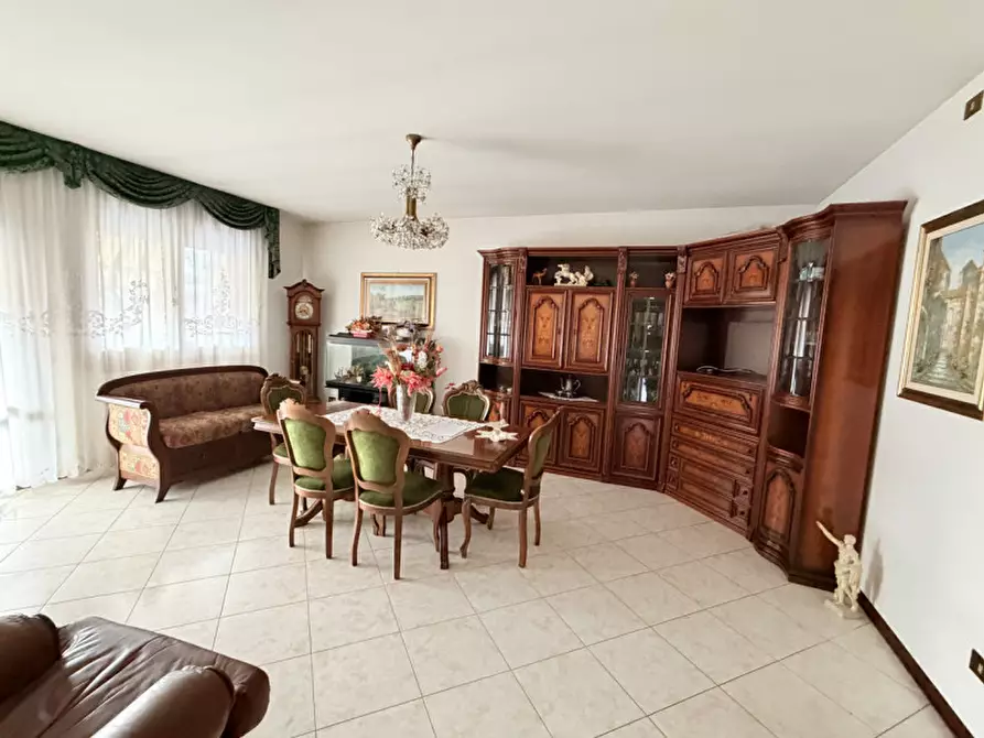 Immagine 14 di Appartamento in vendita  in Viale Colli Euganei a Battaglia Terme