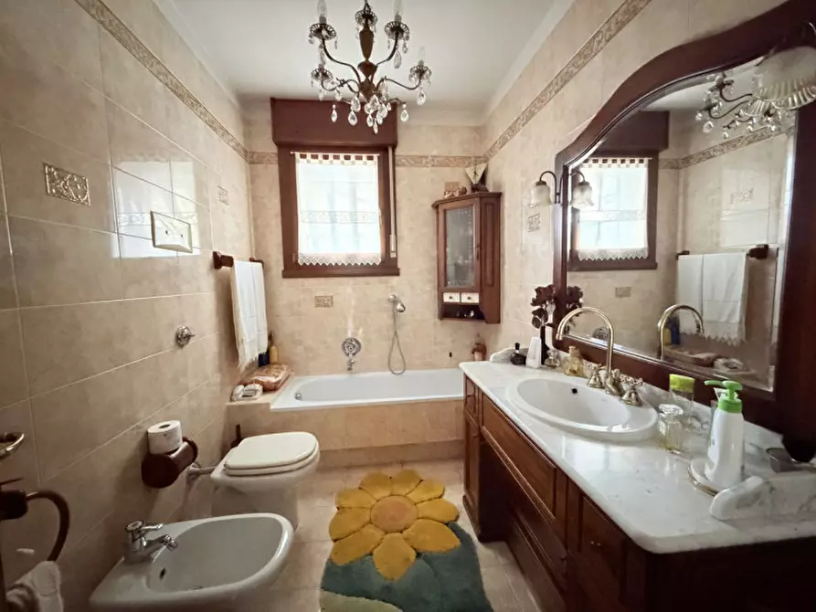 Immagine 25 di Appartamento in vendita  in Viale Colli Euganei a Battaglia Terme