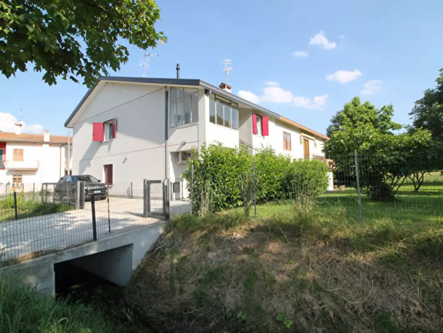 Immagine 1 di Appartamento in vendita  in Via Roberto Ferruzzi a Torreglia