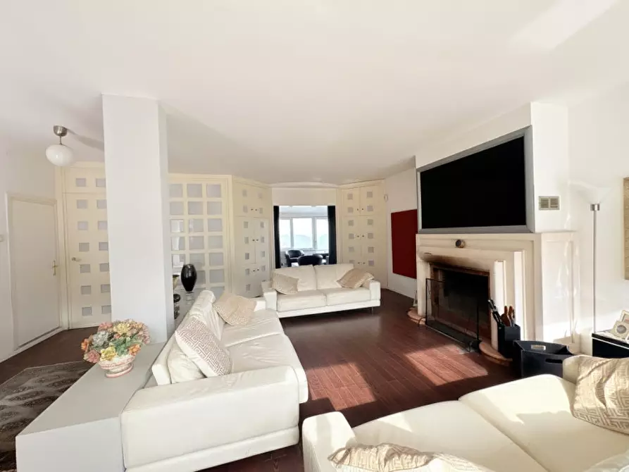 Immagine 3 di Casa indipendente in vendita  in Via Roccolo a Torreglia