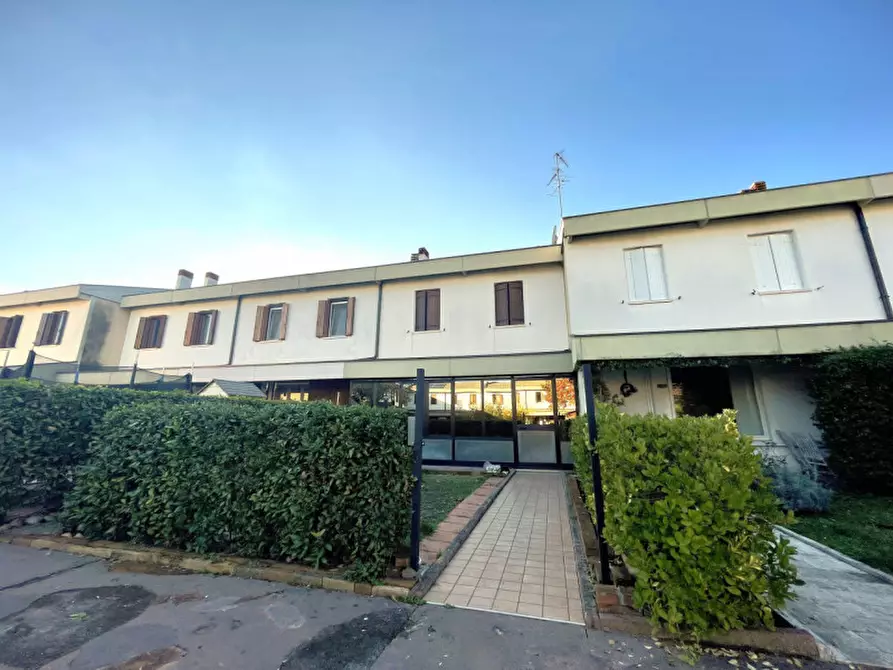 Immagine 3 di Villetta a schiera in vendita  in Via G. Leopardi a Torreglia