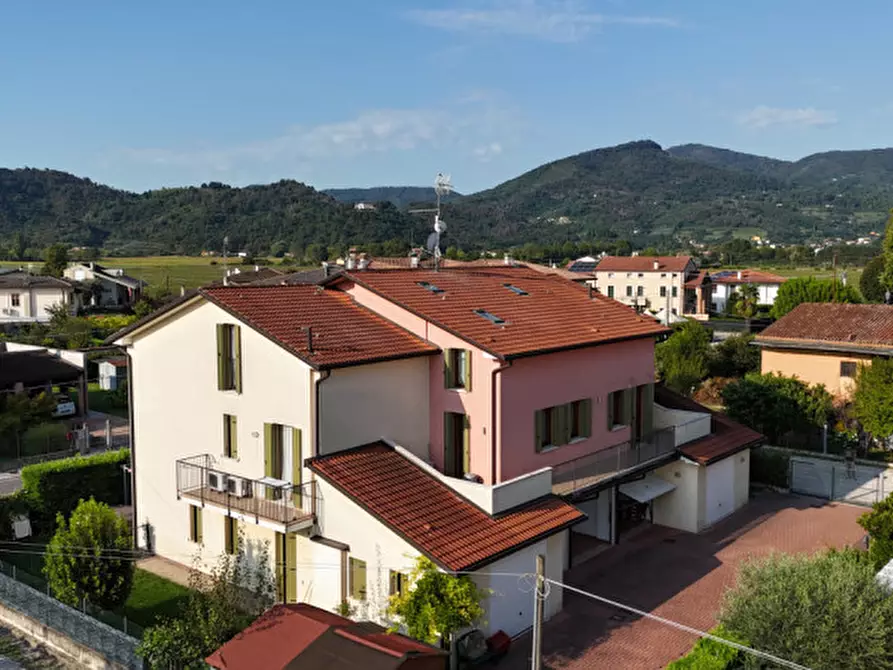 Immagine 2 di Appartamento in vendita  in Via San Pietro Montagnon a Torreglia