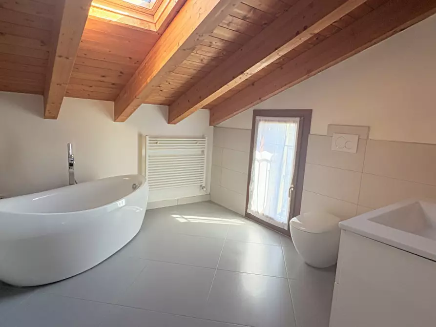 Immagine 18 di Appartamento in vendita  in Via San Pietro Montagnon a Torreglia