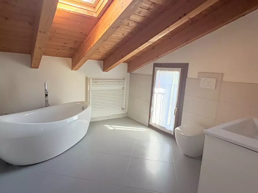 Immagine 19 di Appartamento in vendita  in Via San Pietro Montagnon a Torreglia