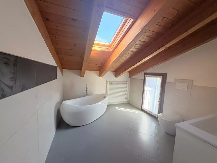 Immagine 20 di Appartamento in vendita  in Via San Pietro Montagnon a Torreglia