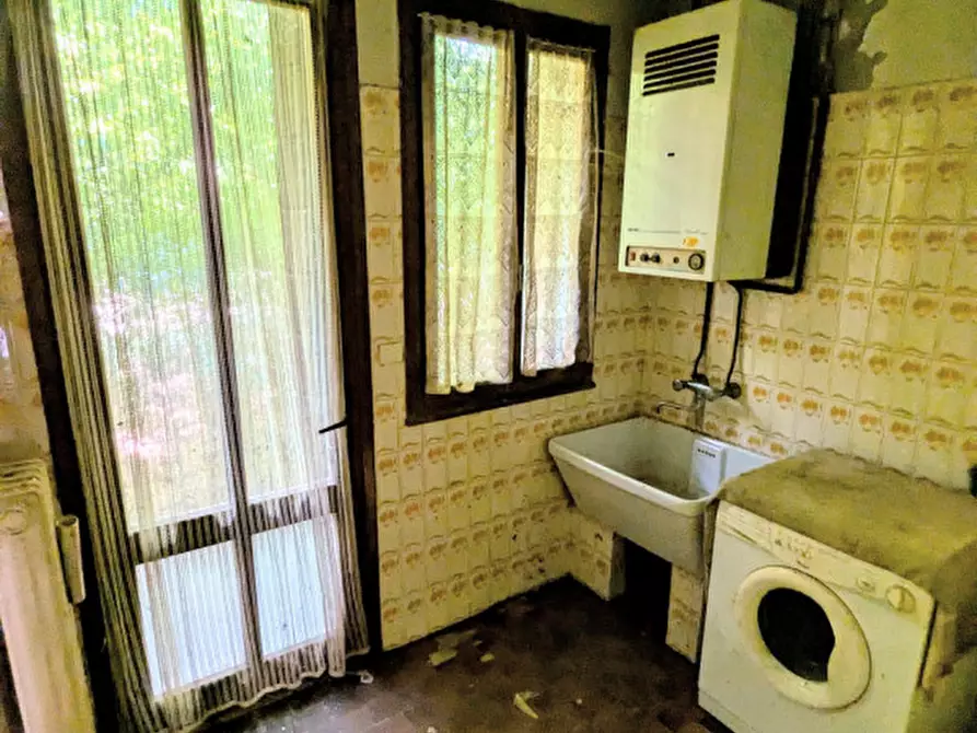 Immagine 5 di Rustico / casale in vendita  in Via della Commenda a Torreglia