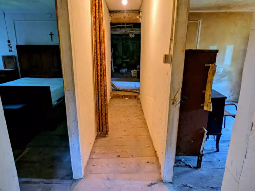 Immagine 9 di Rustico / casale in vendita  in Via della Commenda a Torreglia