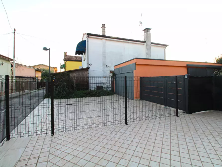 Immagine 6 di Casa bifamiliare in vendita  in via donizzetti a Albignasego