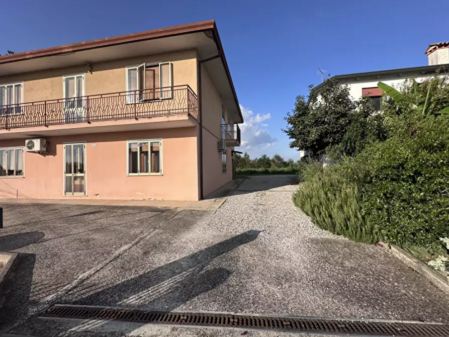 Immagine 6 di Casa bifamiliare in vendita  in Via Francesco Petrarca a Albignasego