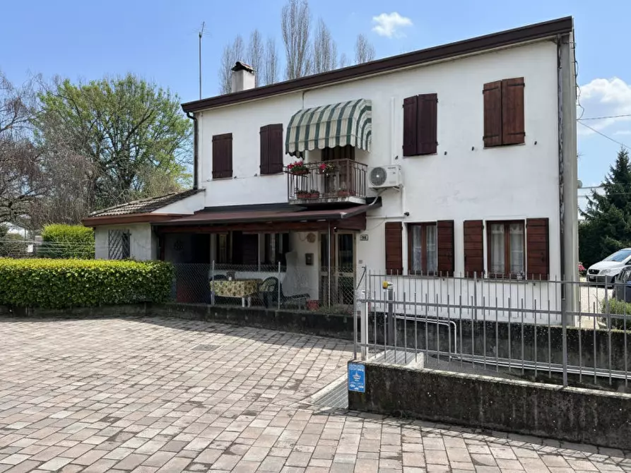 Immagine 2 di Villetta a schiera in vendita  in Via Galileo Galilei a Albignasego
