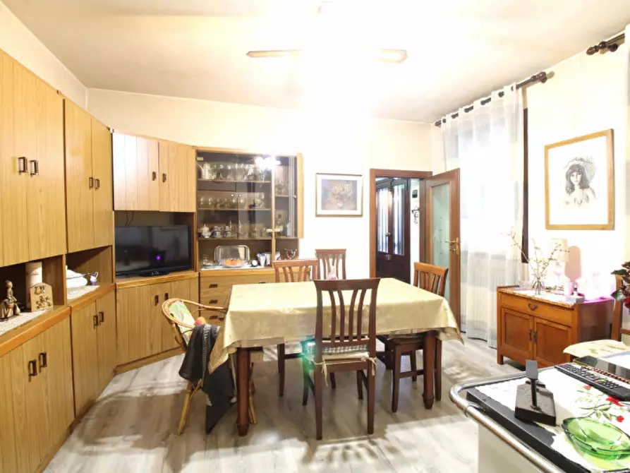 Immagine 17 di Villetta a schiera in vendita  in Via Galileo Galilei a Albignasego