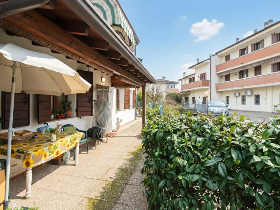 Immagine 27 di Villetta a schiera in vendita  in Via Galileo Galilei a Albignasego