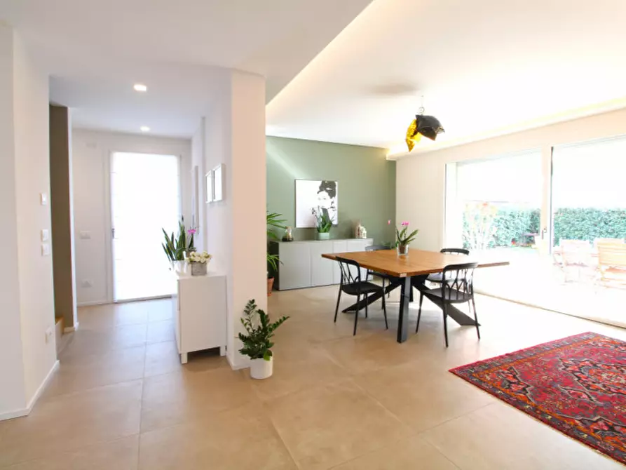 Immagine 1 di Villa in vendita  in Via Galileo Galilei a Albignasego