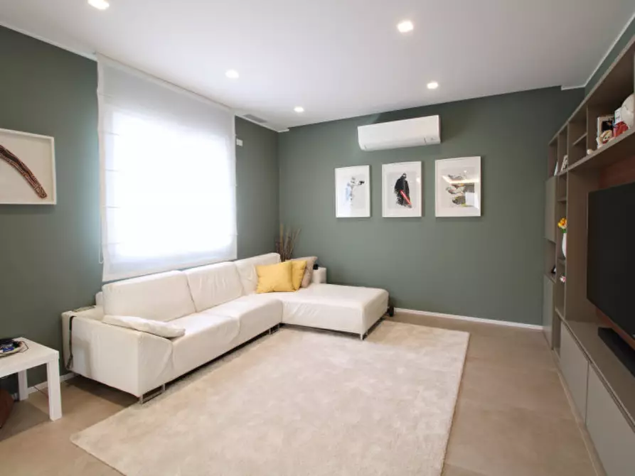 Immagine 3 di Villa in vendita  in Via Galileo Galilei a Albignasego