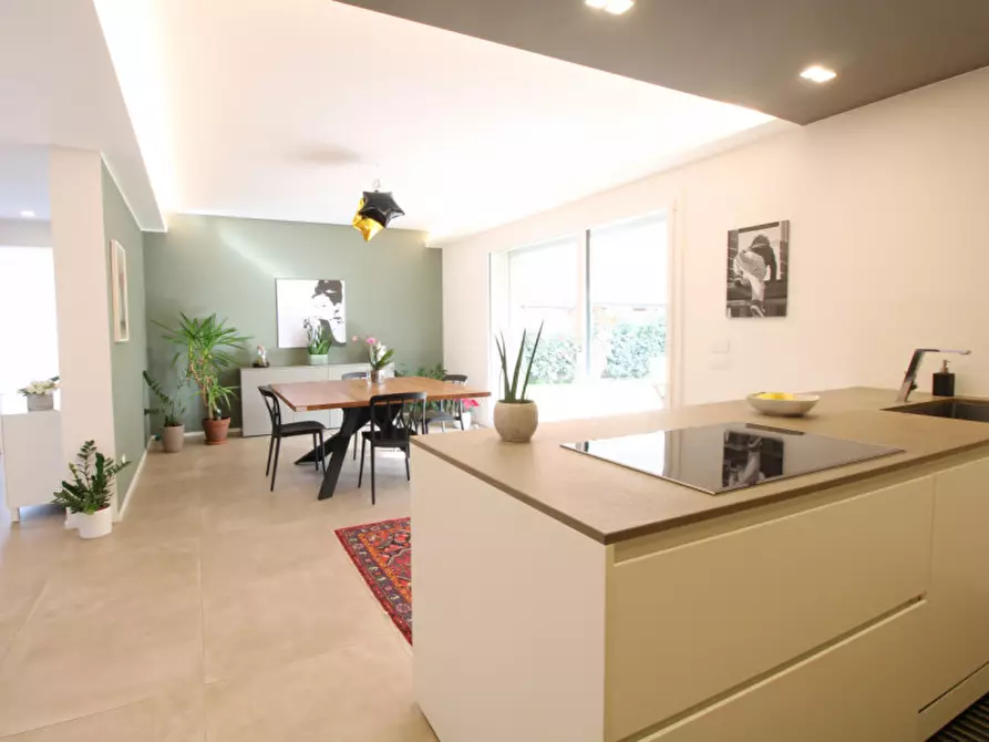 Immagine 5 di Villa in vendita  in Via Galileo Galilei a Albignasego