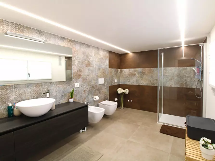 Immagine 9 di Villa in vendita  in Via Galileo Galilei a Albignasego