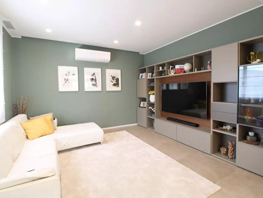 Immagine 23 di Villa in vendita  in Via Galileo Galilei a Albignasego