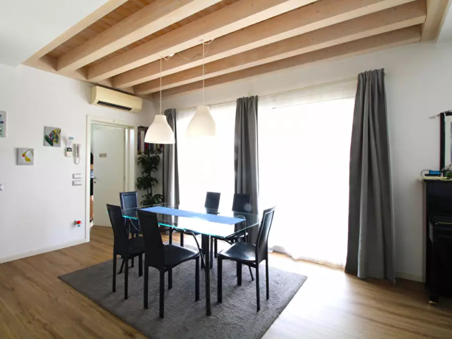 Immagine 1 di Casa trifamiliare in vendita  in Via Venezia a Albignasego
