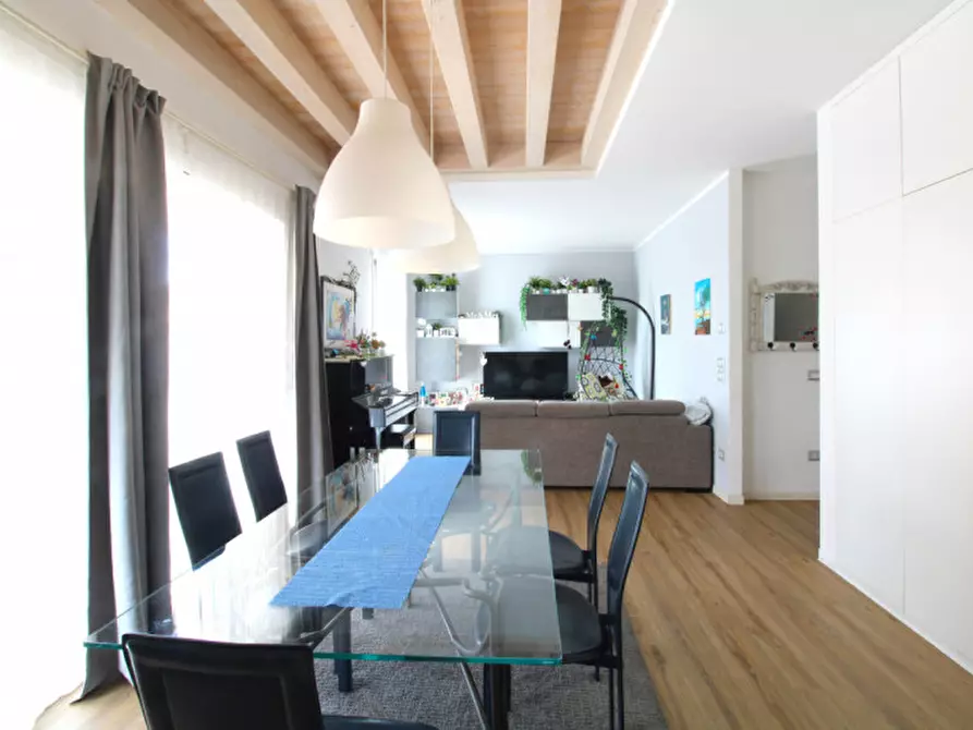 Immagine 2 di Casa trifamiliare in vendita  in Via Venezia a Albignasego