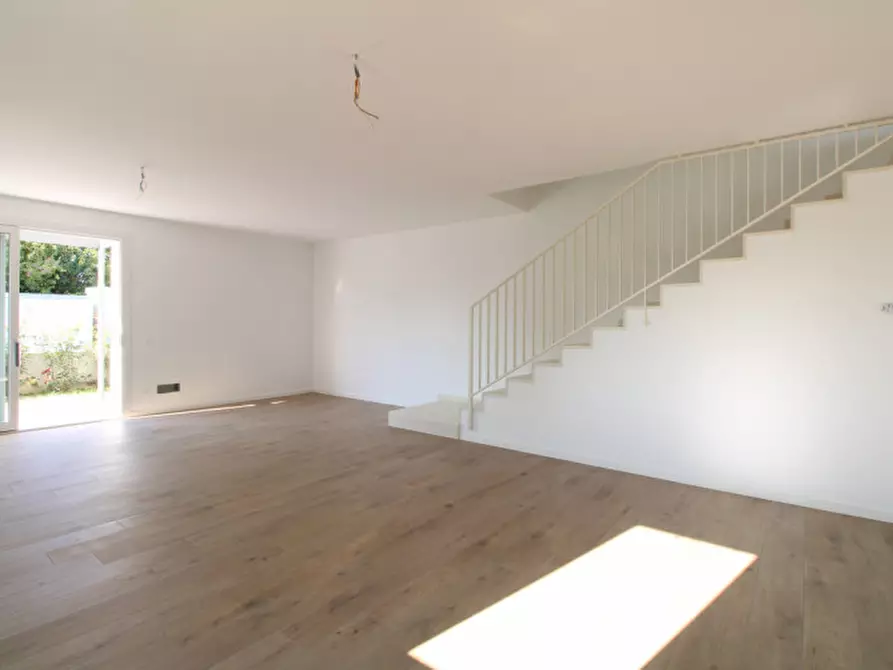 Immagine 11 di Casa trifamiliare in vendita  in Via Guglielmo Marconi a Albignasego